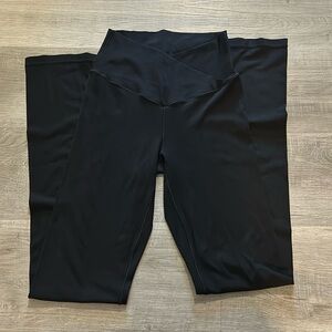 AERIE HIGH WAISTED CROSSOVER FLARED LEGGINGS. SIZE MEDIUM.